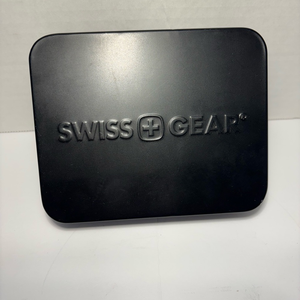 Swiss Gear Napa Leather RFID Black Tri Fold Wallet New In Tin Protects Identity